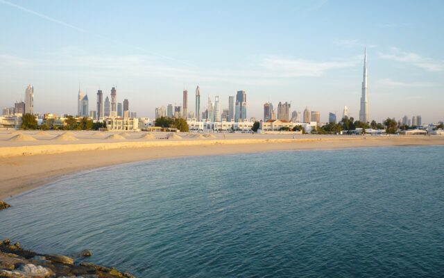 Photo illustrating: Adapting to Weekend and Prayer Rhythms as a New Resident in Dubai