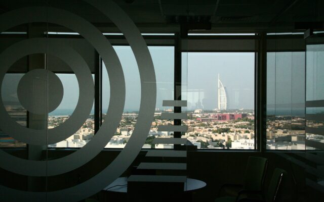 Photo illustrating: Crypto in the UAE: Licensed Exchanges, VARA Rules and Bank Transfer Risks