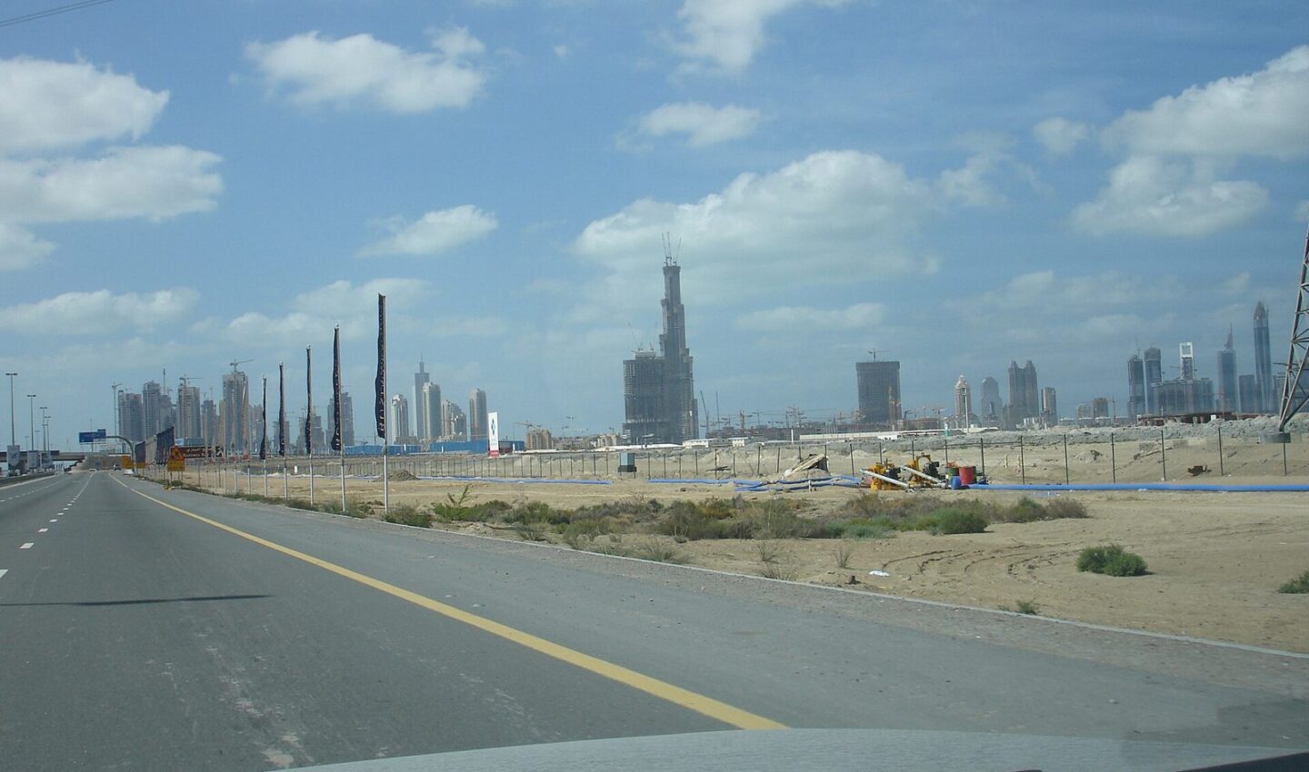 How to Buy a Used Car in Dubai Safely: Inspection, Ownership Transfer and Red Flags