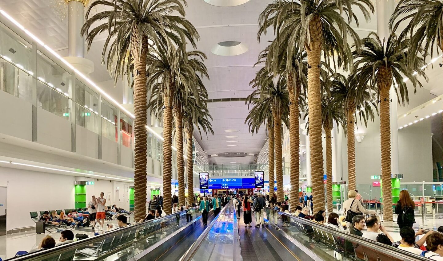 How to Spend a Long Stopover in Dubai: Visa Rules, Luggage Storage and a Six-Hour Plan