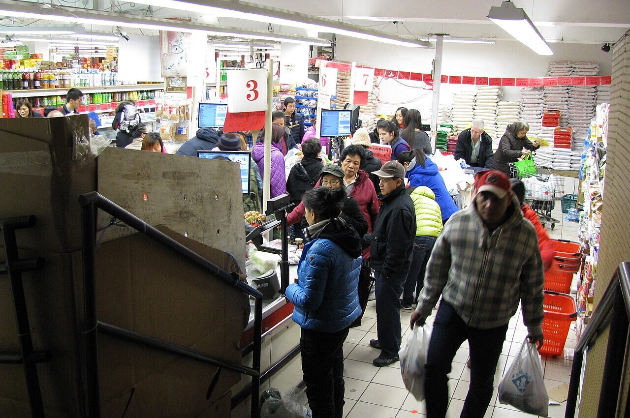 Photo illustrating: First Grocery Shop in Dubai: Supermarkets, Markets and Apps Newcomers Use