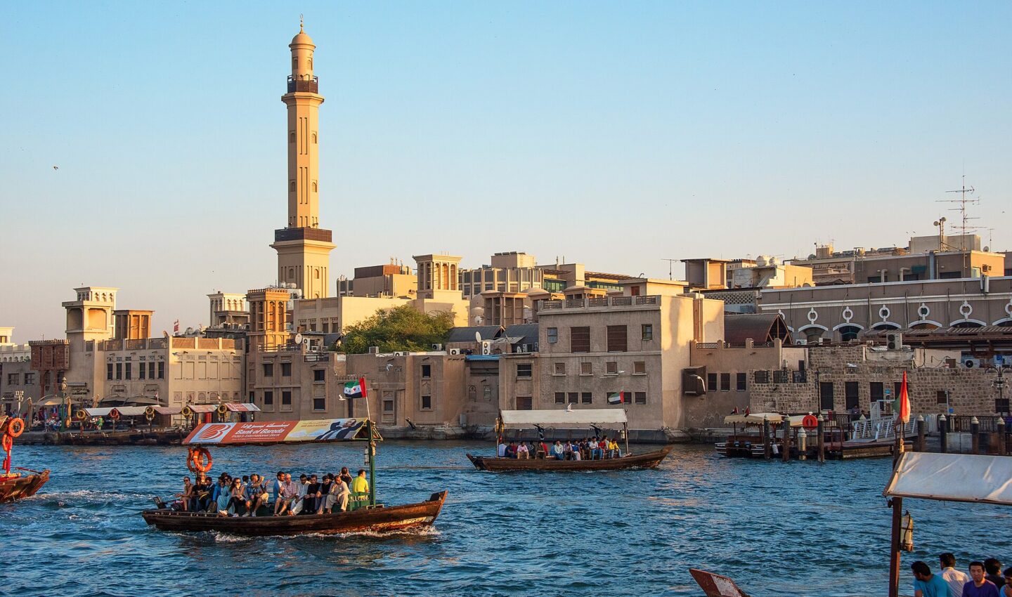 Photo illustrating: How to Cancel a Family Member Residence Visa When They Leave the UAE Permanently