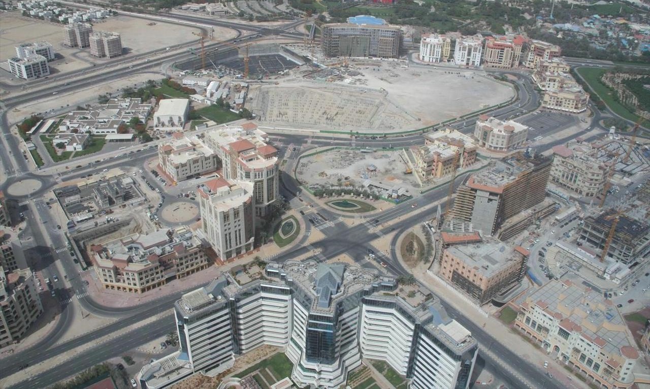 Photo illustrating: How to Choose a Hospital for Giving Birth in Dubai: Tours, Midwives and Neonatal Care