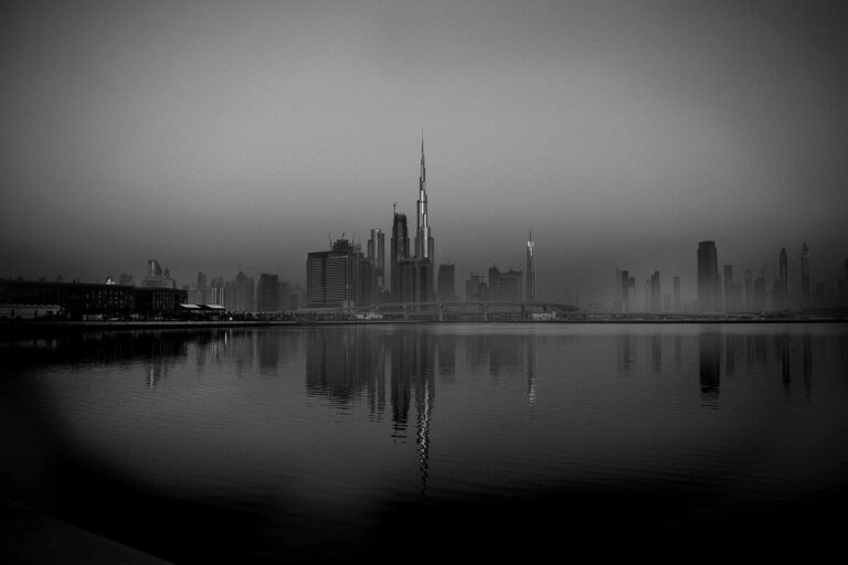 An image of the dubai skyline, with the burj khalifa in it.