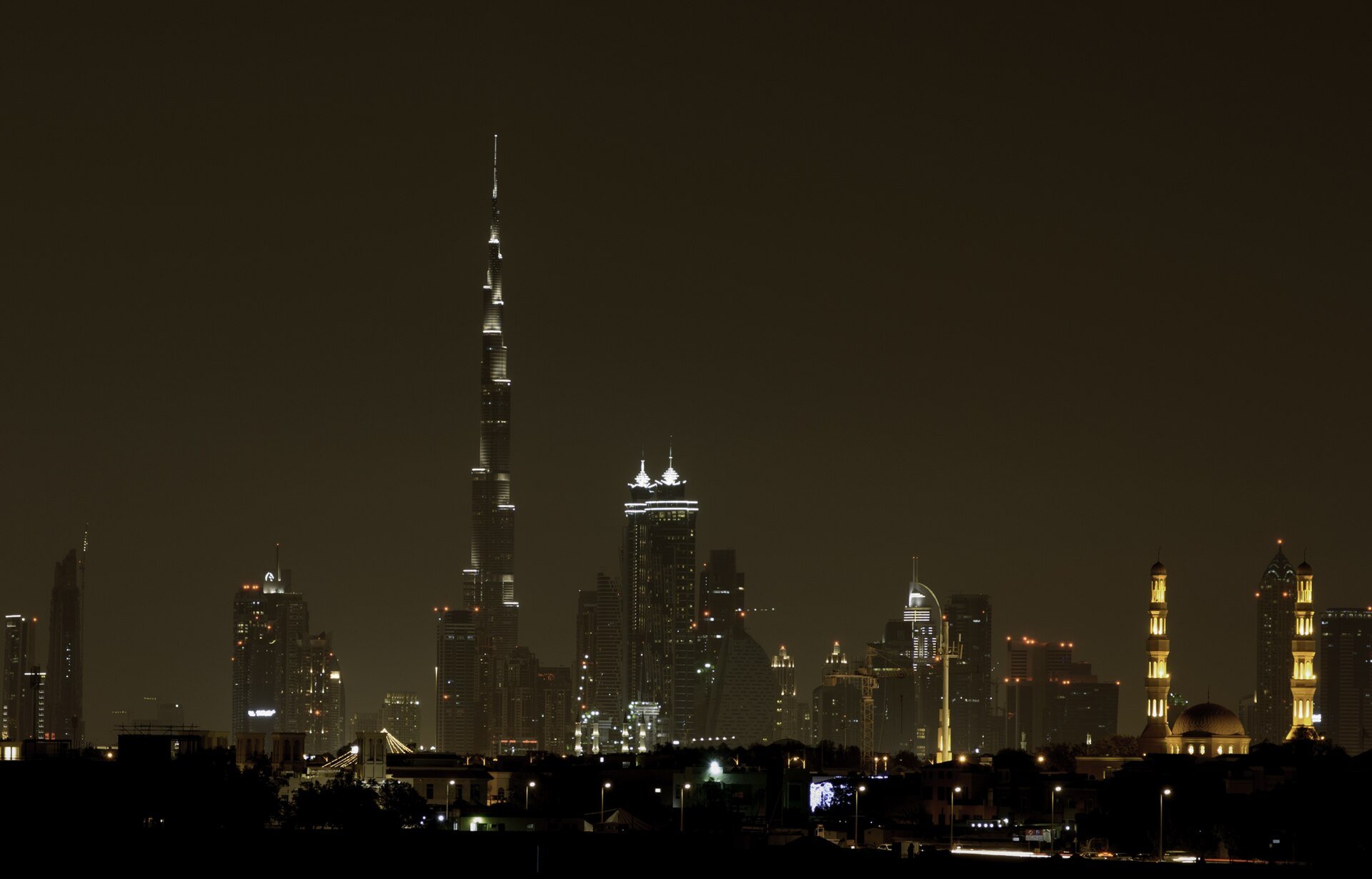 Dubai, United Arab Emirates, Arabia, Middle East, Orient. Camera: NIKON D800E Lens: 90 mm f/3.5 Focal Length: 90 mm Exposure: 8.0 sec at f/6.3 ISO: 50