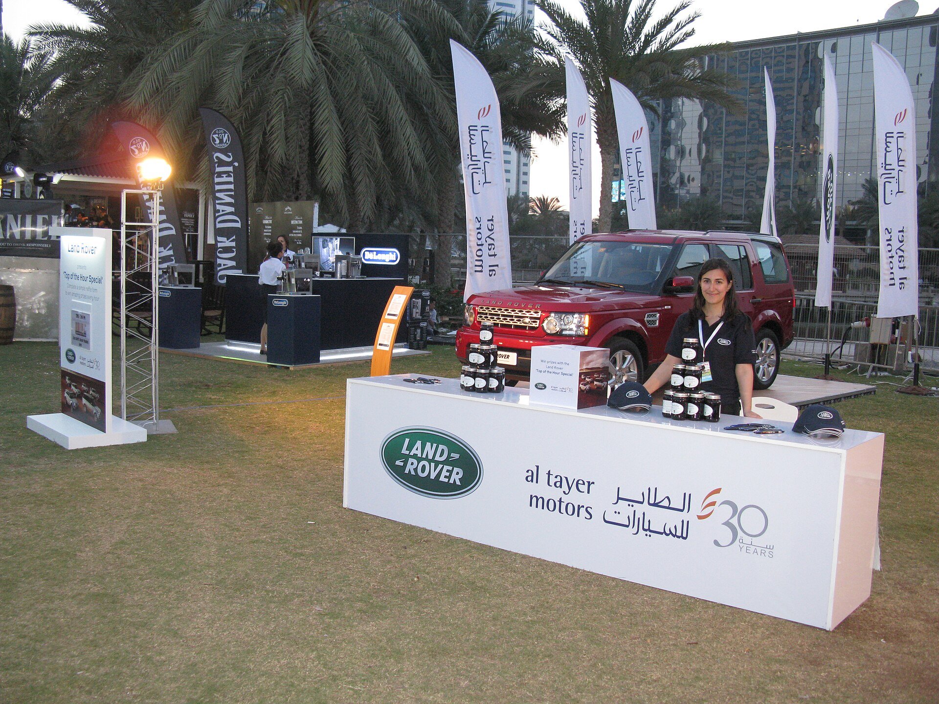 Taste of Dubai has earned its position as the greatest and one of the most famous restaurant, food and drink festivals. This year and for the 3rd time, Land Rover and Al Tayer Moto