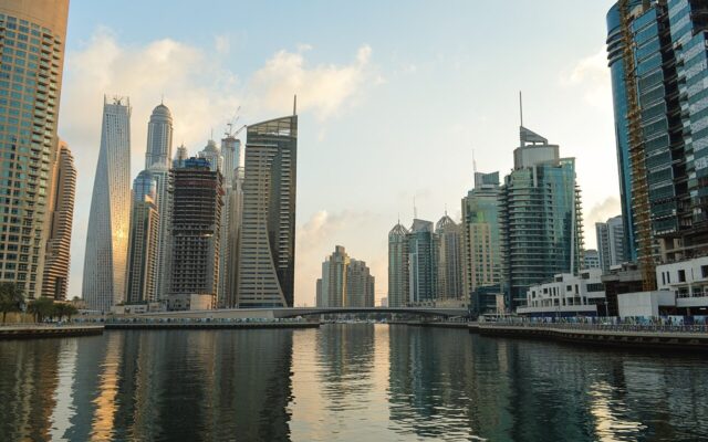 Photo illustrating: How to Negotiate Salary in the UAE: Total Package, Allowances and Gratuity Impact