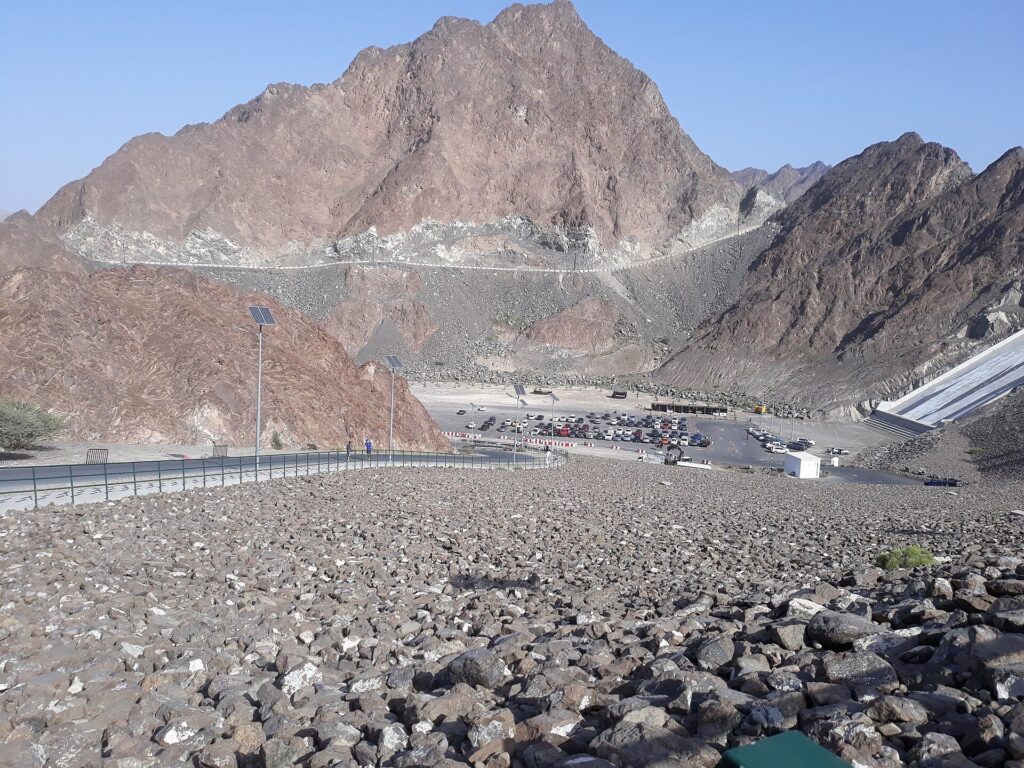 Felt wow..for created this car parking who comes to visit Hatta.
