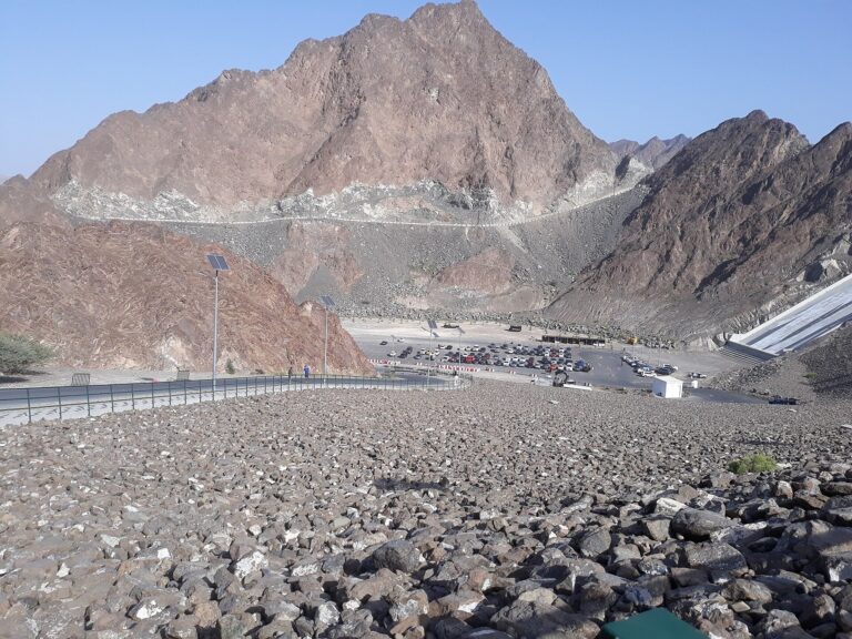 Felt wow..for created this car parking who comes to visit Hatta.