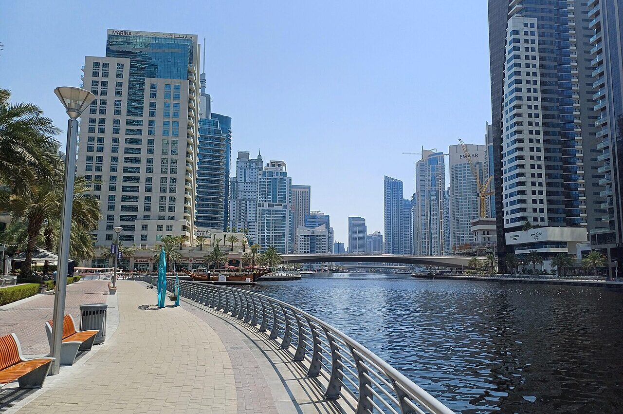 Photo illustrating: Unpacking and Setting Up a Kitchen From Scratch in Dubai: First Shop Essentials
