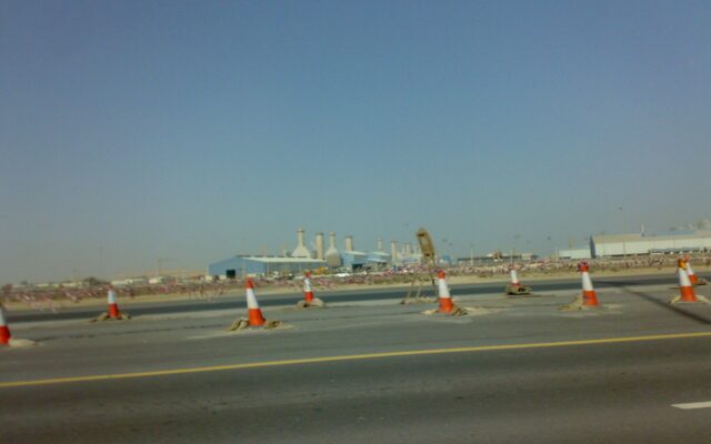 Photo illustrating: What Happens to Your UAE Bank Accounts When You Leave the Country for Good